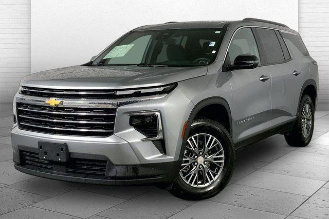 used 2024 Chevrolet Traverse car, priced at $32,000