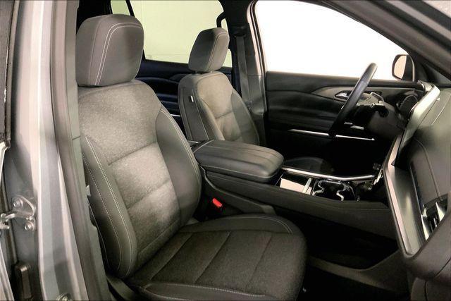 used 2024 Chevrolet Traverse car, priced at $32,000