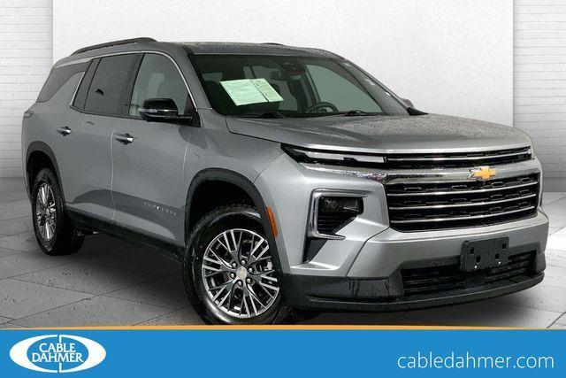 used 2024 Chevrolet Traverse car, priced at $32,000