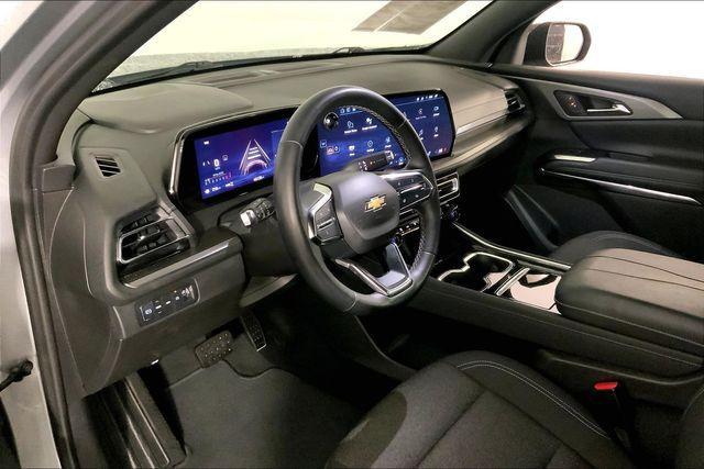 used 2024 Chevrolet Traverse car, priced at $32,000