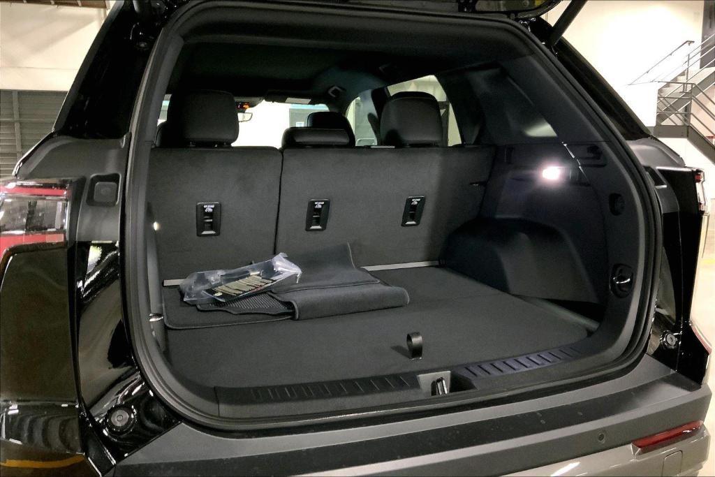 new 2026 Chevrolet Equinox car, priced at $36,001