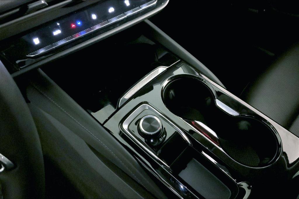 used 2025 Buick Envision car, priced at $25,000