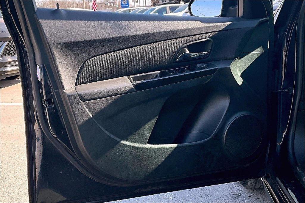 used 2014 Chevrolet Cruze car, priced at $6,800