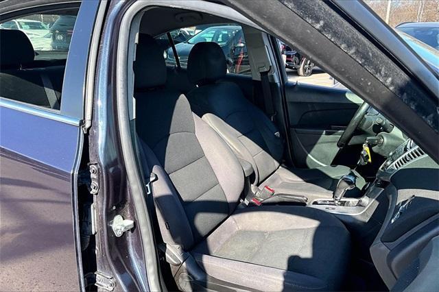 used 2014 Chevrolet Cruze car, priced at $6,500