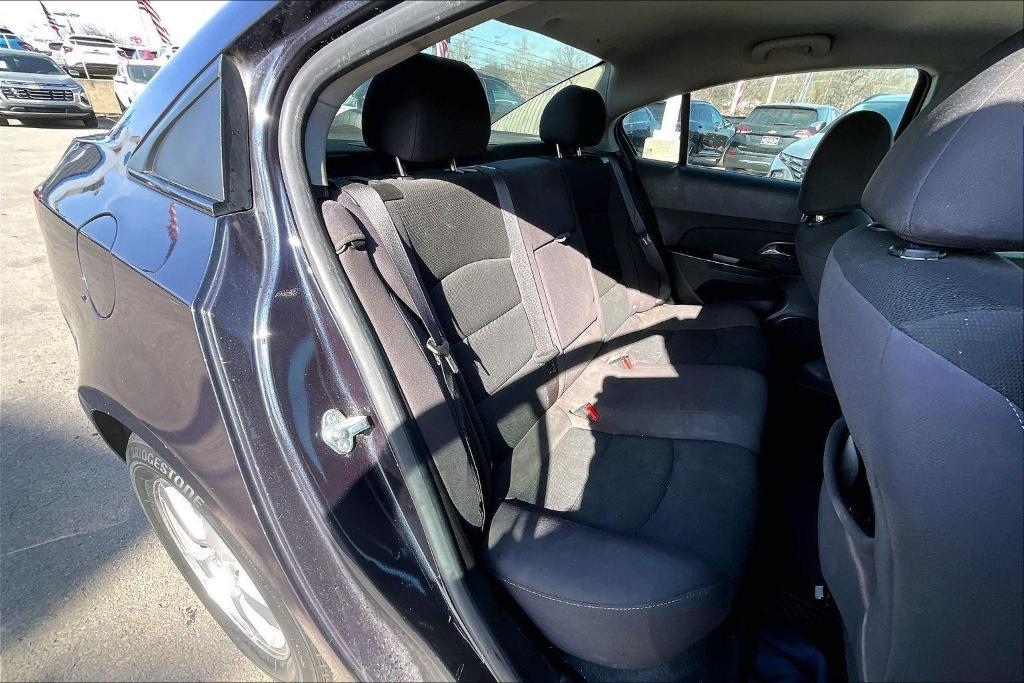 used 2014 Chevrolet Cruze car, priced at $6,800