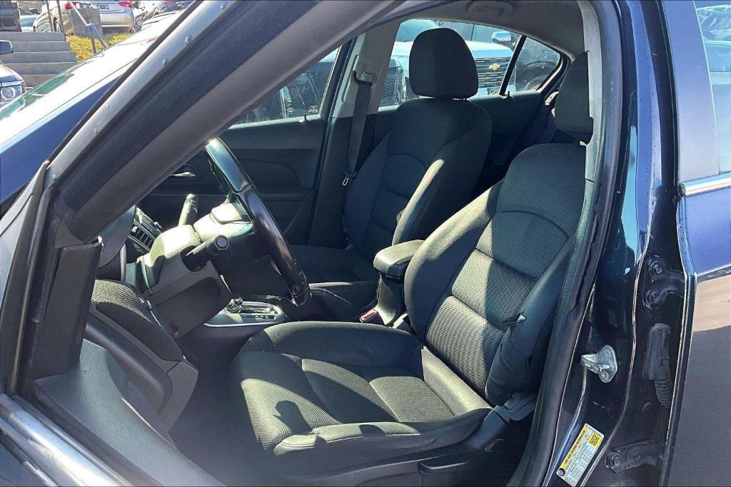used 2014 Chevrolet Cruze car, priced at $6,800