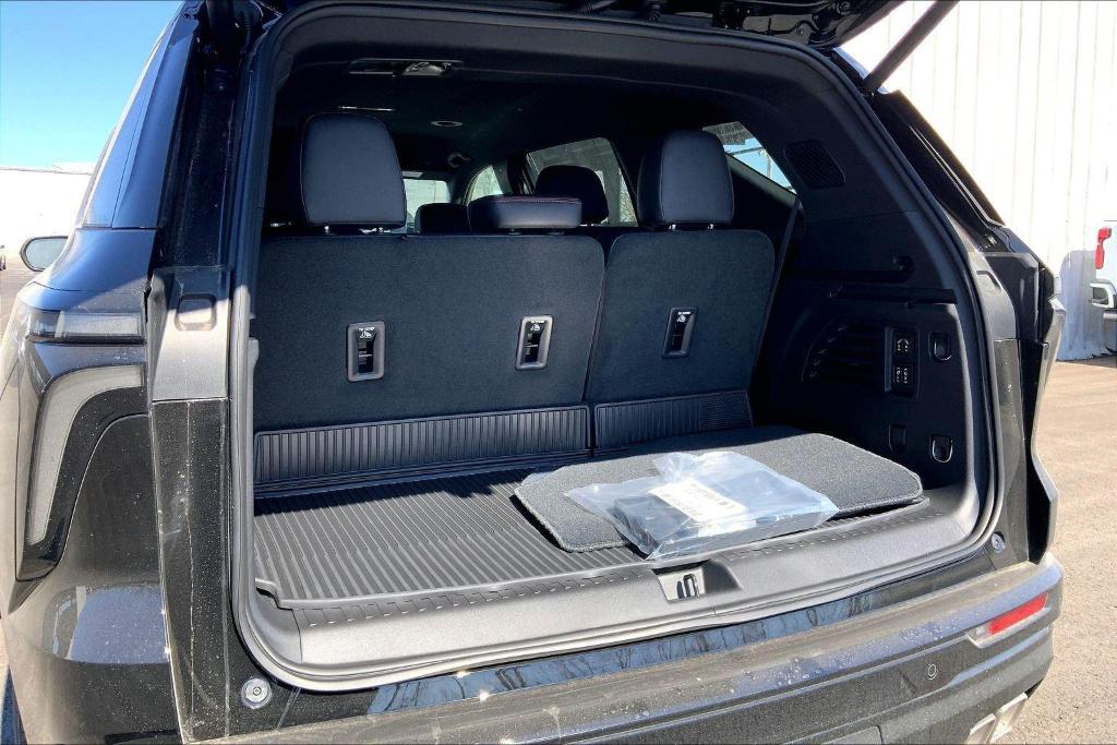 new 2026 Chevrolet Traverse car, priced at $53,996