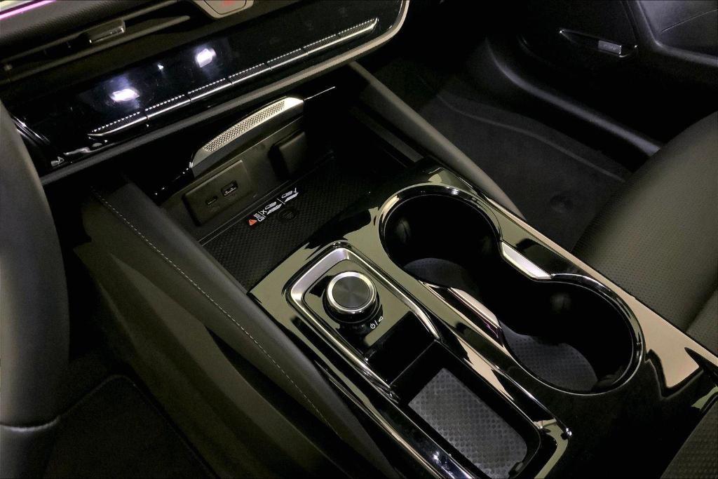 used 2025 Buick Envision car, priced at $24,000