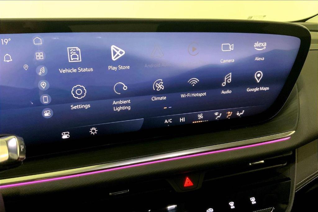 used 2025 Buick Envision car, priced at $24,000