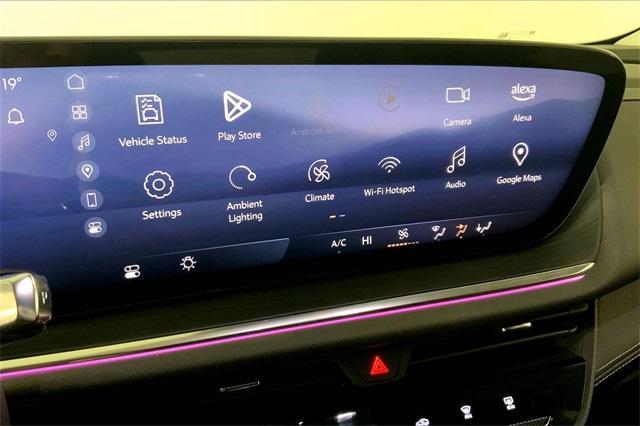 used 2025 Buick Envision car, priced at $24,000