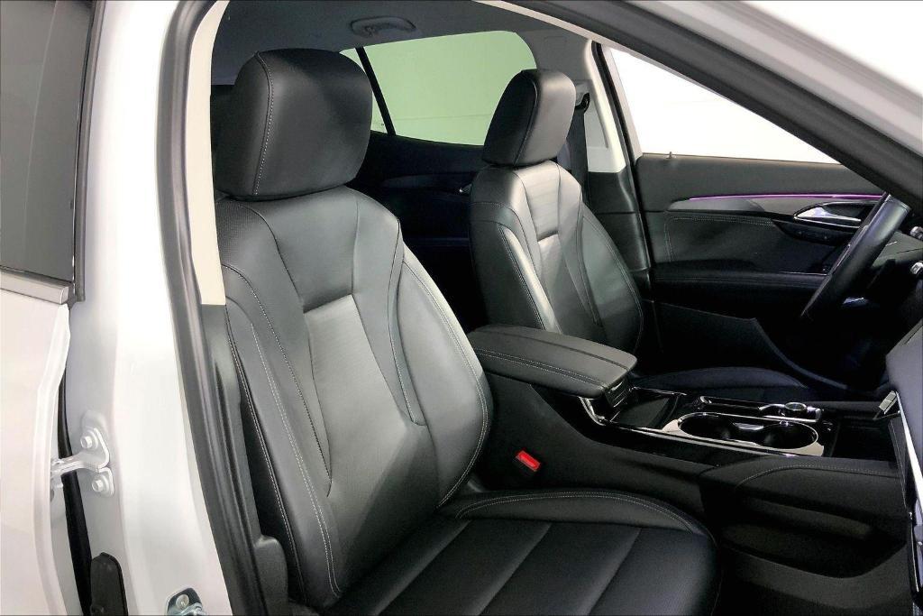 used 2025 Buick Envision car, priced at $24,000