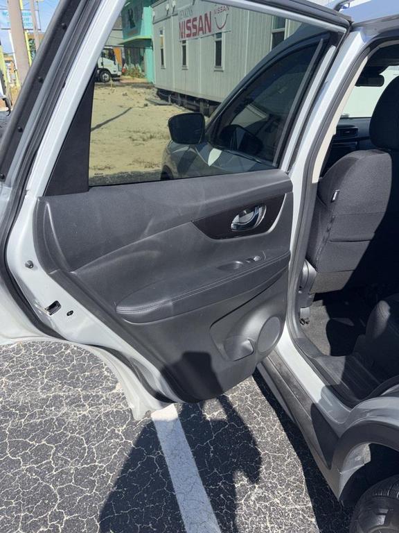 used 2020 Nissan Rogue car, priced at $17,095