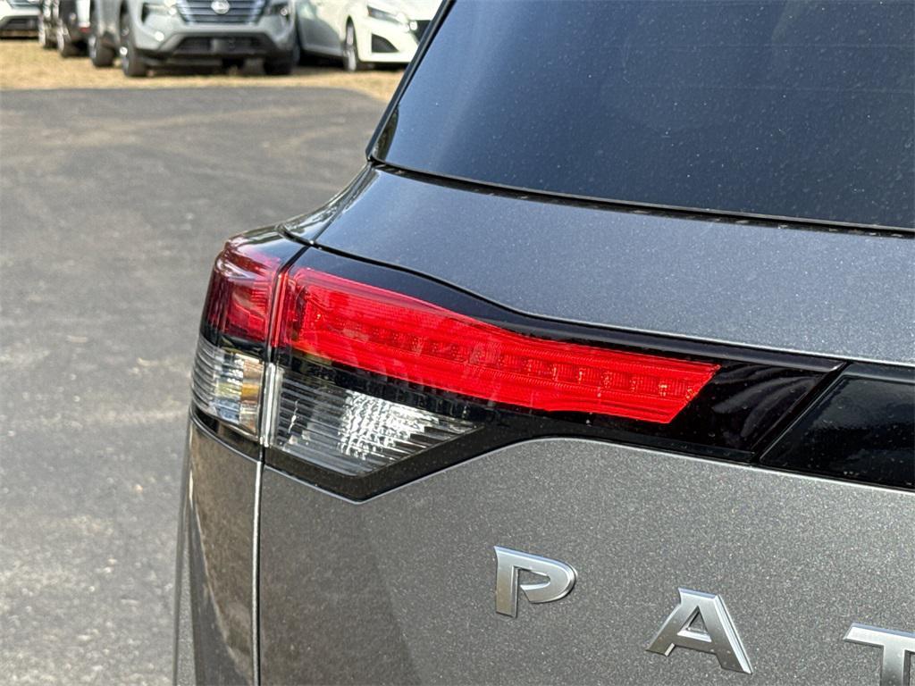 new 2025 Nissan Pathfinder car, priced at $36,428