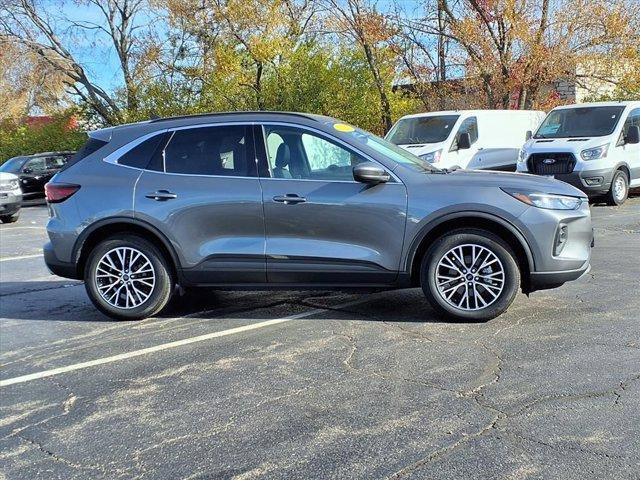 used 2025 Ford Escape car, priced at $25,999