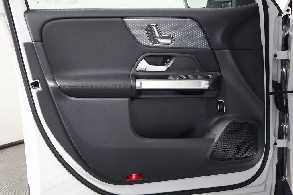 new 2026 Mercedes-Benz GLB 250 car, priced at $46,685