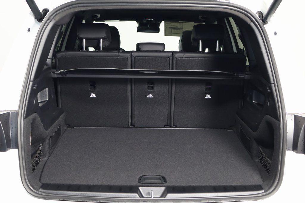 new 2026 Mercedes-Benz GLB 250 car, priced at $46,685