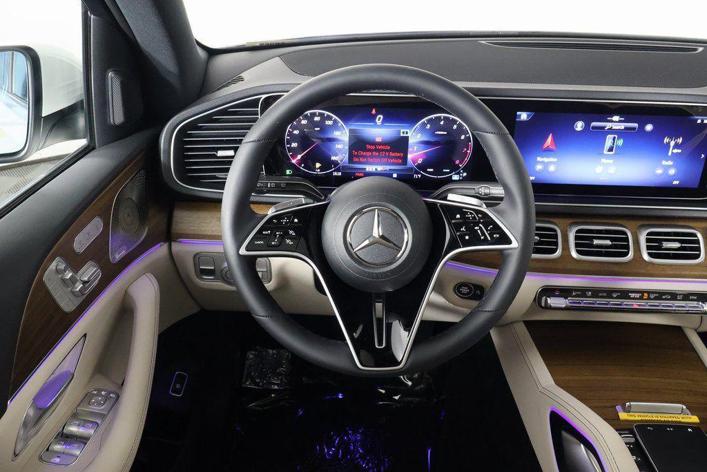 new 2025 Mercedes-Benz GLE 580 car, priced at $90,545