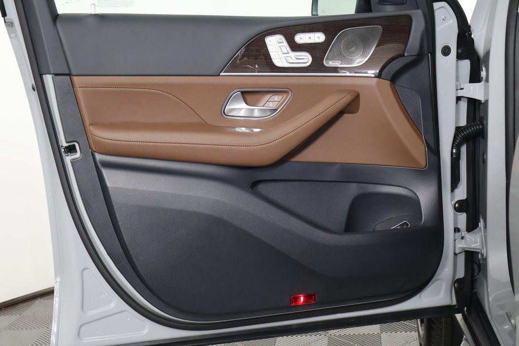 new 2026 Mercedes-Benz GLS 450 car, priced at $101,610