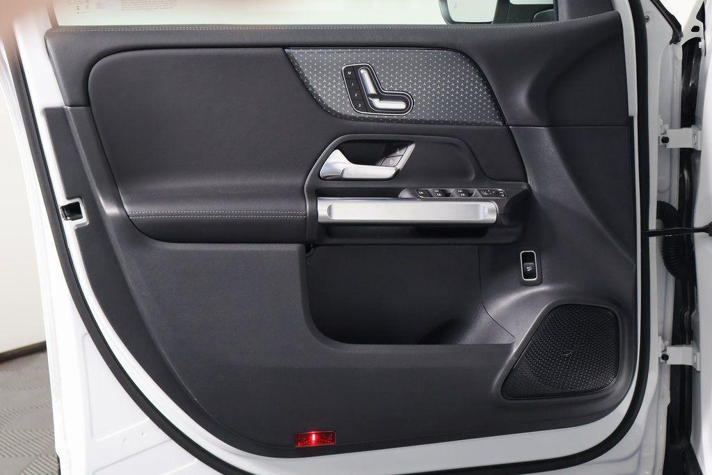 new 2026 Mercedes-Benz GLB 250 car, priced at $47,040