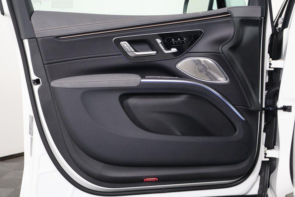 new 2026 Mercedes-Benz EQS 400 car, priced at $96,105