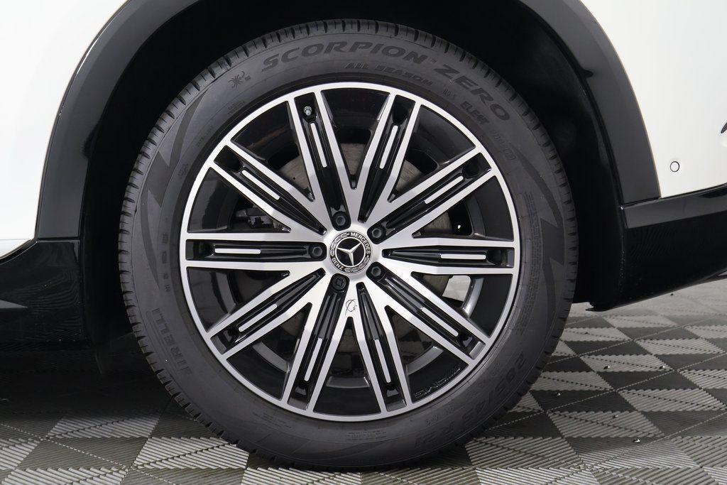 new 2026 Mercedes-Benz EQS 400 car, priced at $96,105