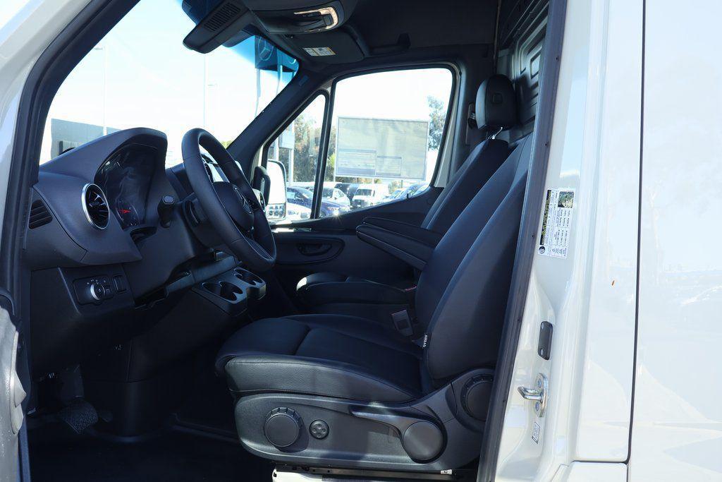new 2025 Mercedes-Benz Sprinter 2500 car, priced at $73,141