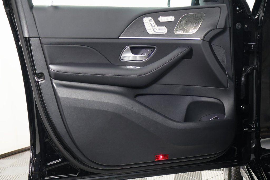 new 2026 Mercedes-Benz GLE 450 car, priced at $81,035