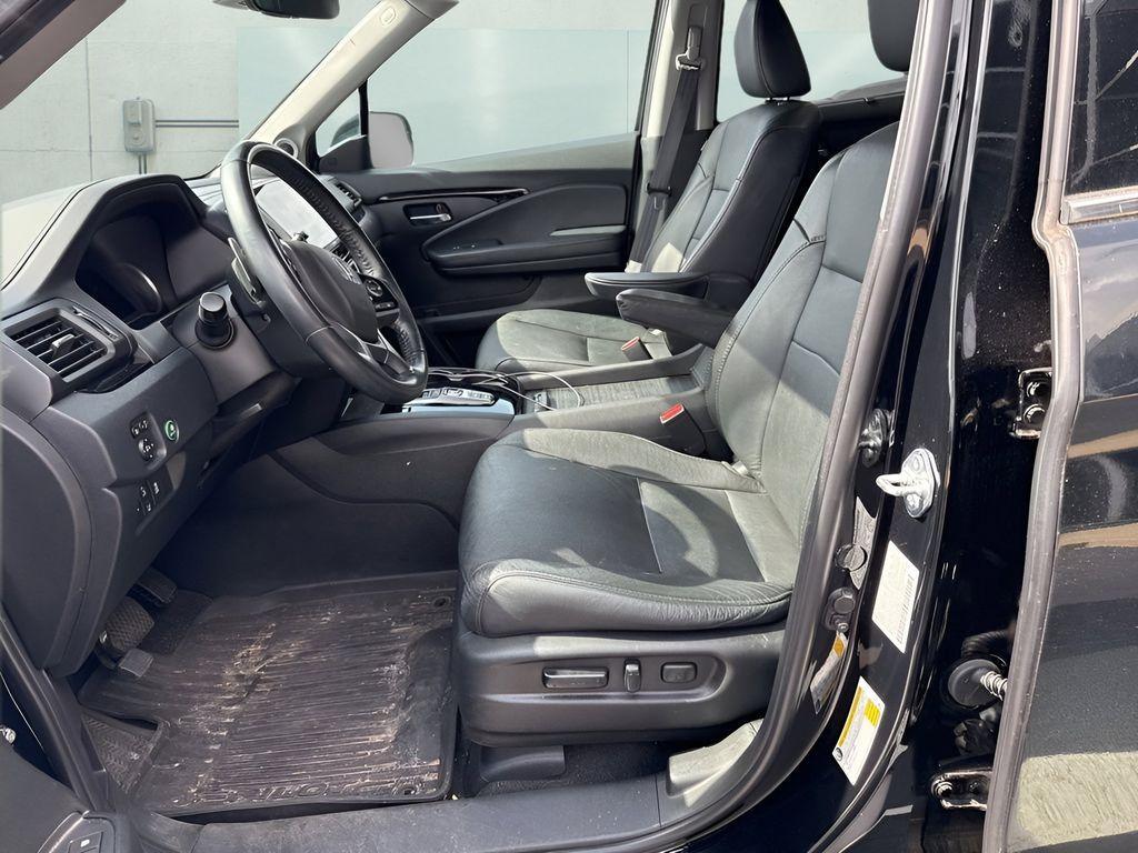 used 2021 Honda Pilot car, priced at $30,000