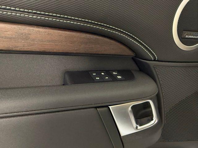 new 2025 Land Rover Discovery car, priced at $80,378