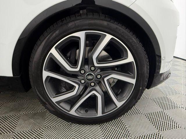 new 2025 Land Rover Discovery car, priced at $80,378