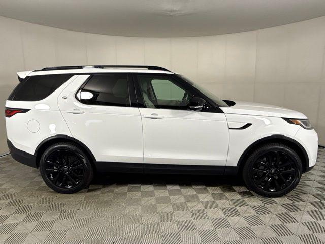 new 2026 Land Rover Discovery car, priced at $68,518