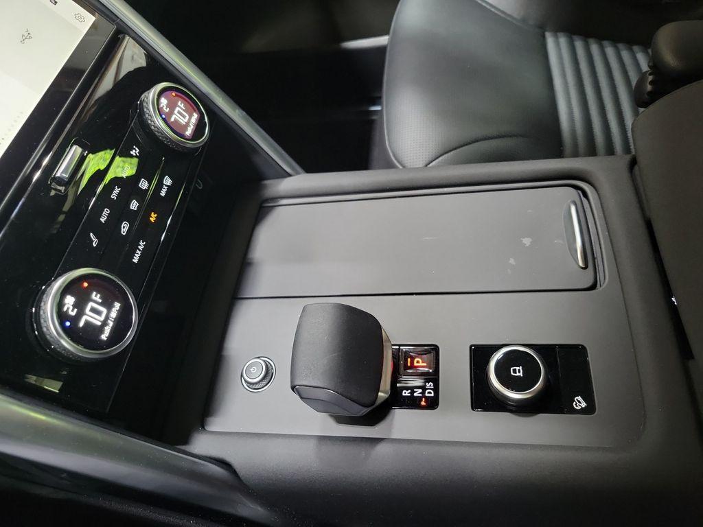 new 2026 Land Rover Discovery car, priced at $70,235