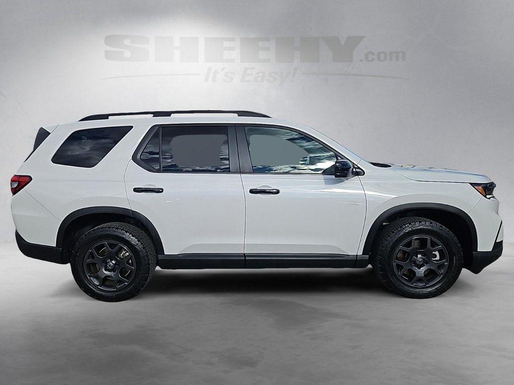 used 2025 Honda Pilot car, priced at $42,080
