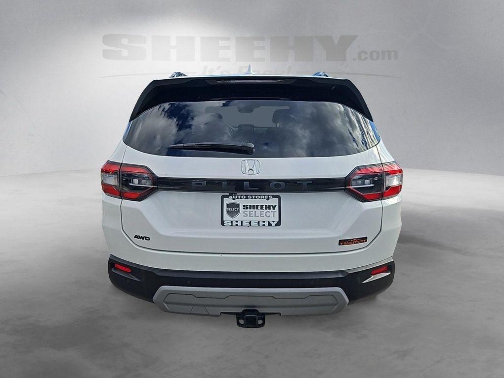 used 2025 Honda Pilot car, priced at $42,080