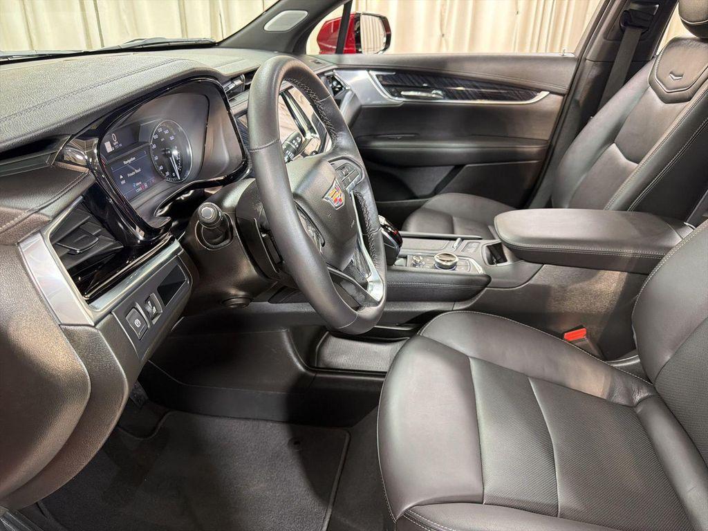 used 2024 Cadillac XT6 car, priced at $46,226