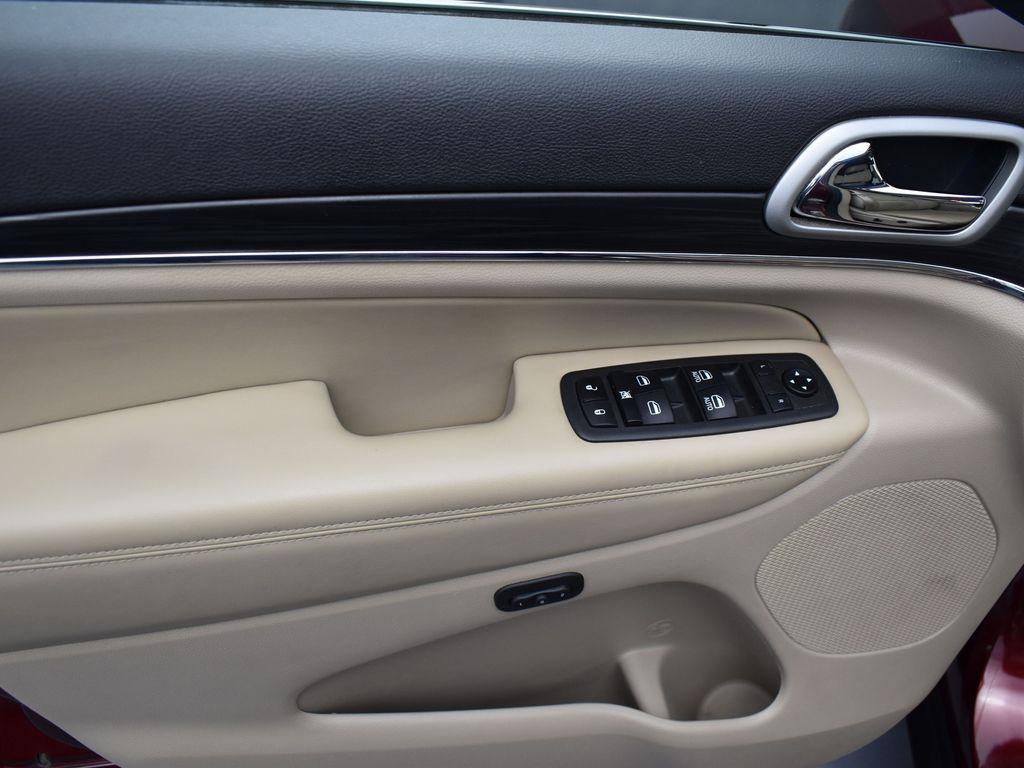 used 2021 Jeep Grand Cherokee car, priced at $17,695