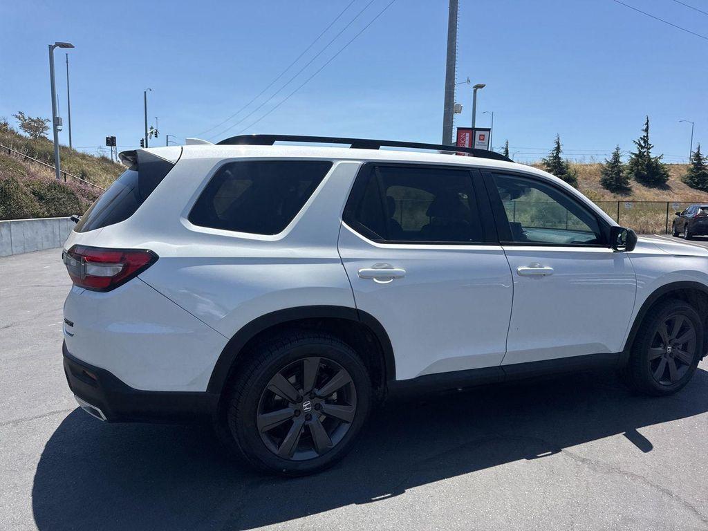 used 2023 Honda Pilot car, priced at $35,990