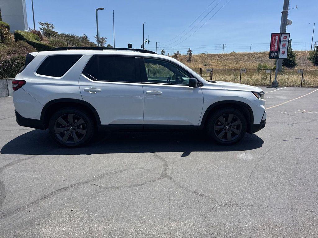 used 2023 Honda Pilot car, priced at $35,990