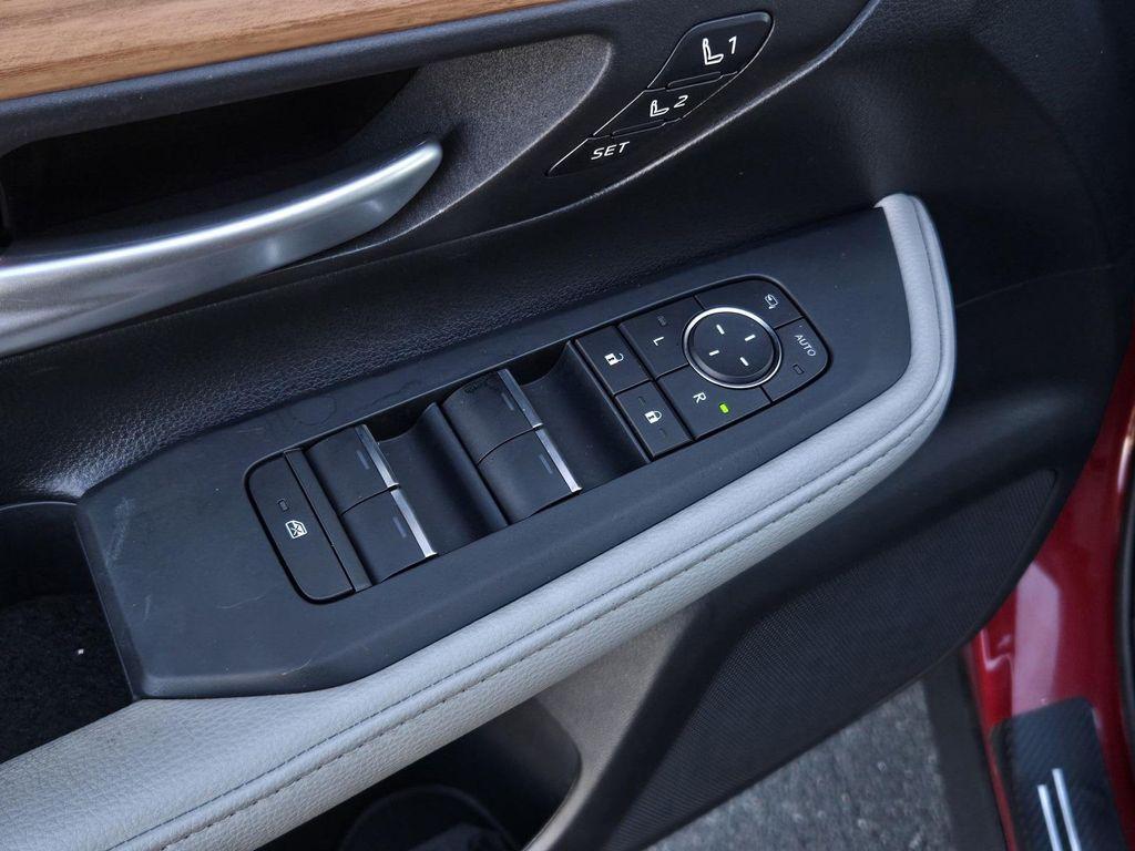 used 2025 Toyota Grand Highlander car, priced at $54,995