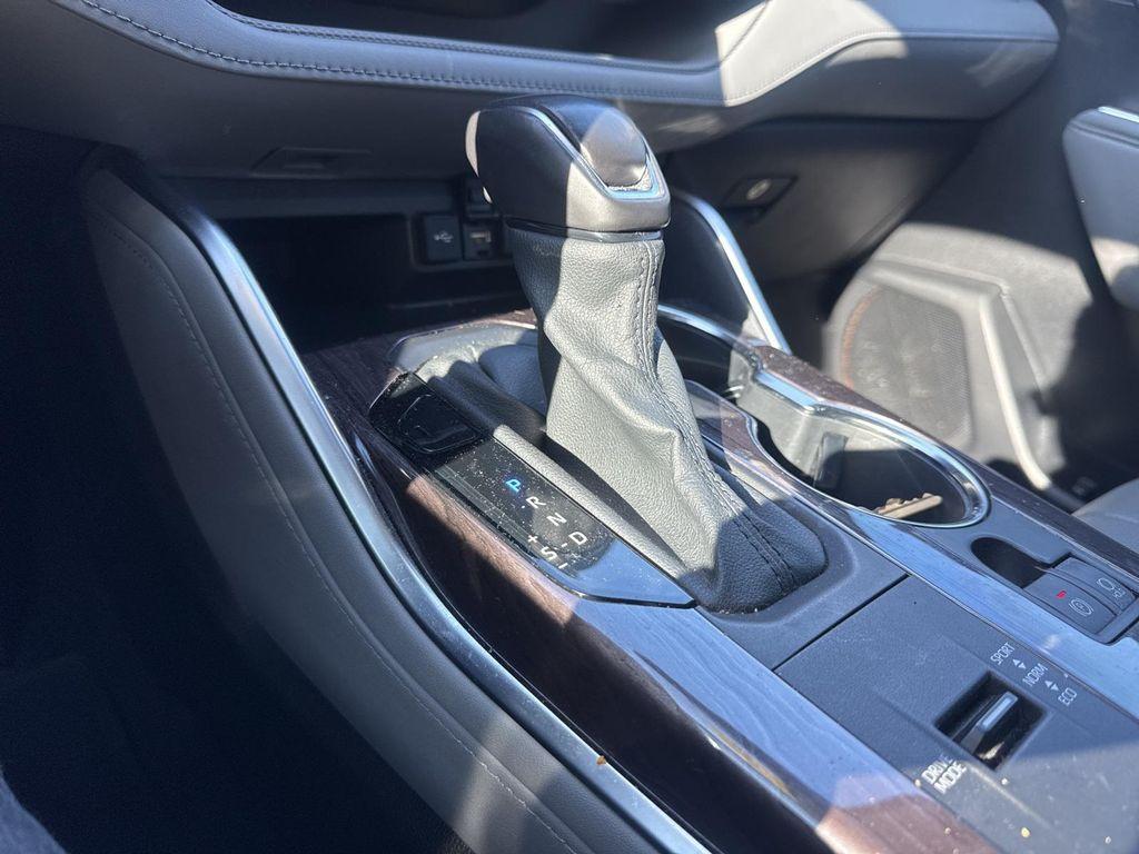 used 2020 Toyota Highlander Hybrid car, priced at $37,990