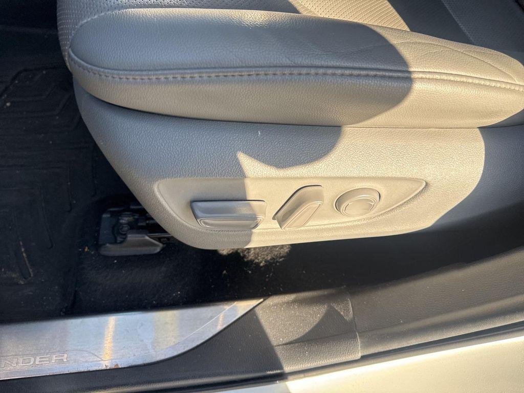 used 2020 Toyota Highlander Hybrid car, priced at $37,990