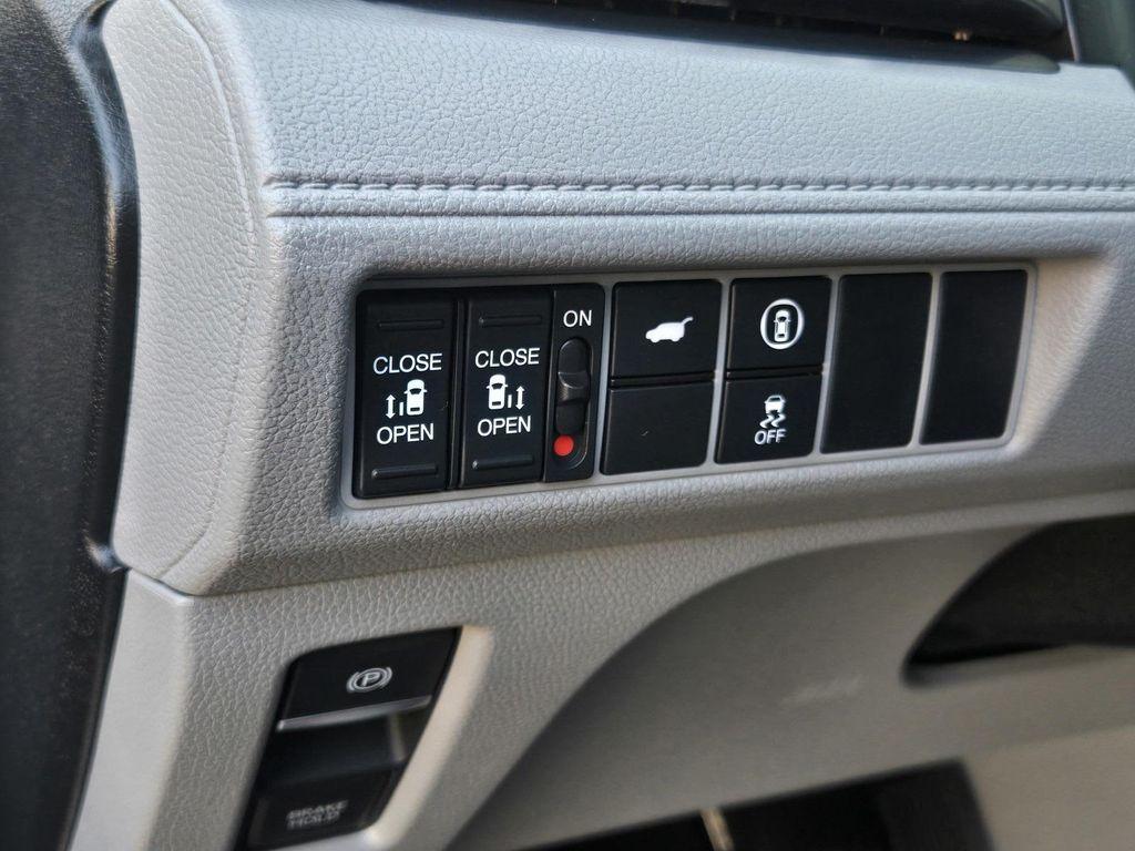 used 2024 Honda Odyssey car, priced at $34,720