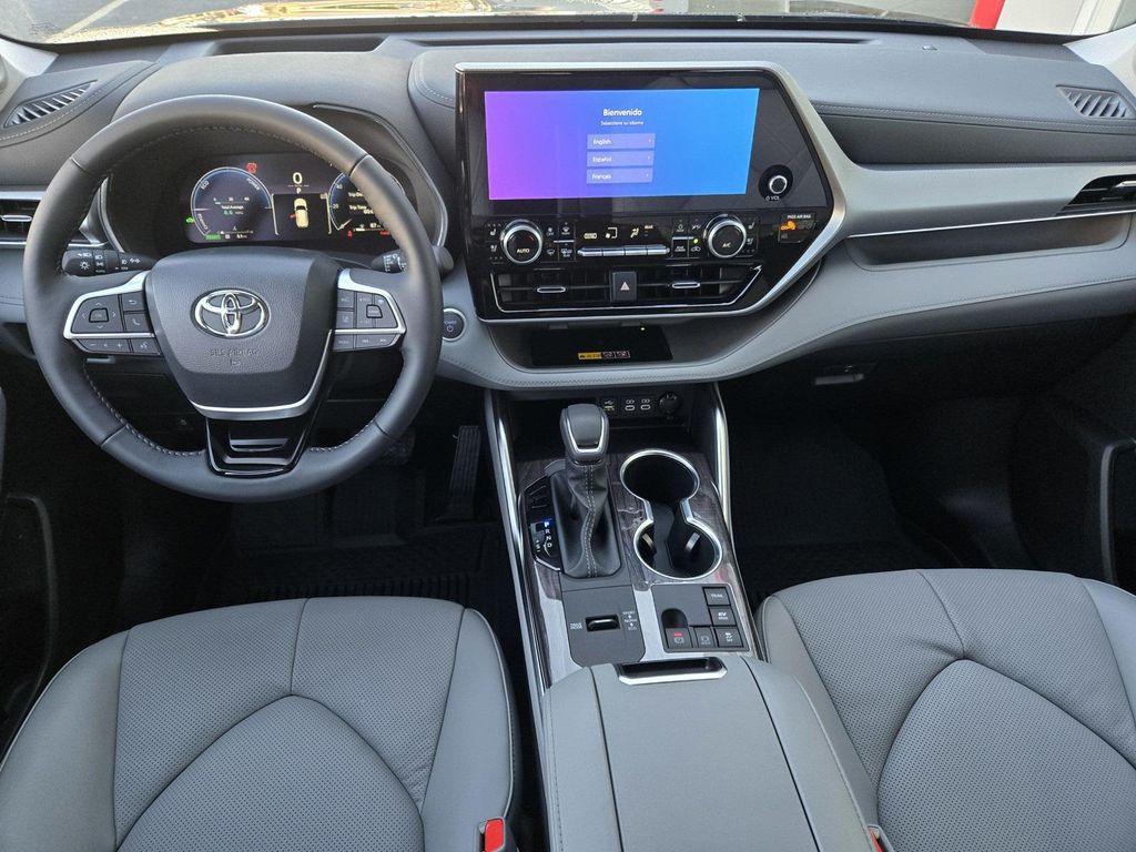 new 2026 Toyota Highlander Hybrid car, priced at $58,443