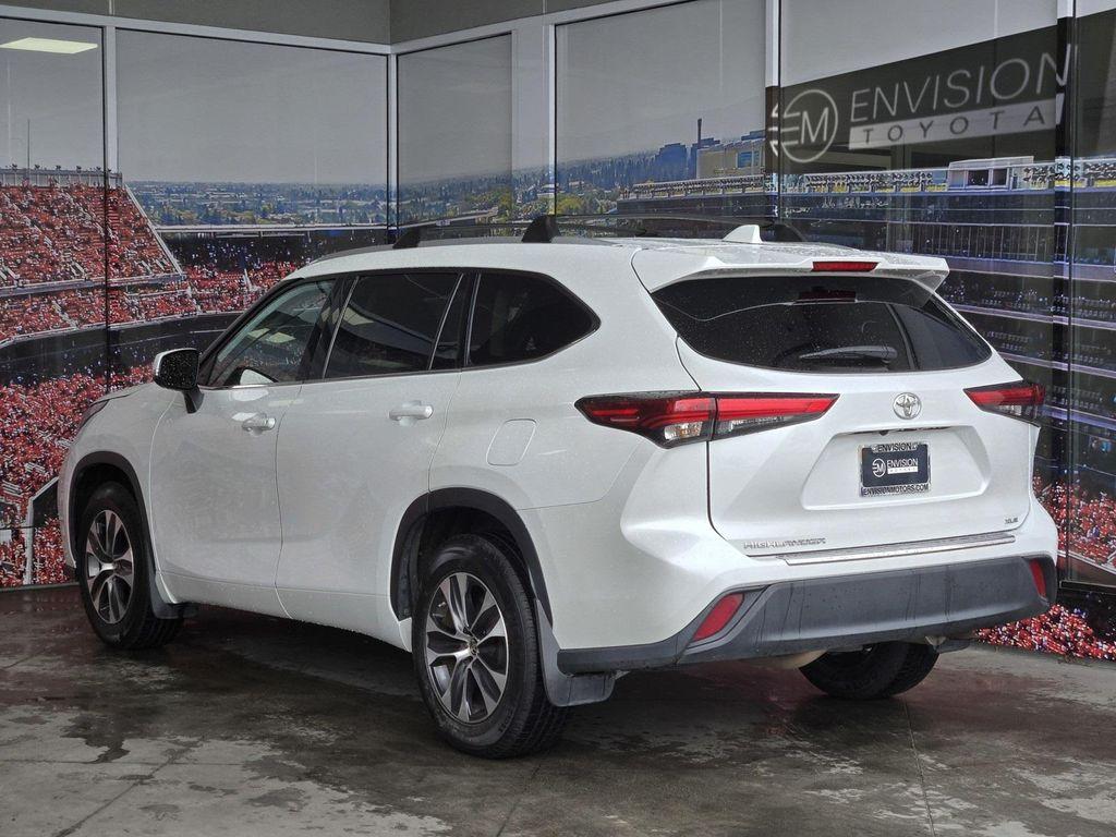 used 2022 Toyota Highlander car, priced at $33,721