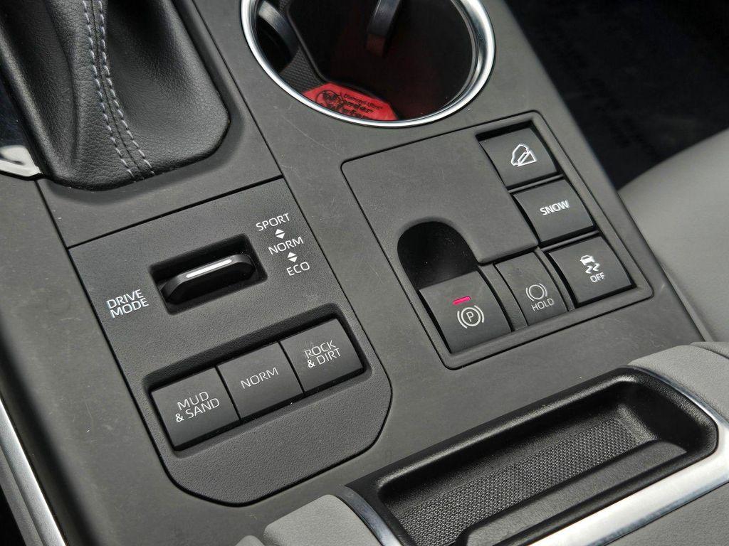 used 2023 Toyota Highlander car, priced at $39,461