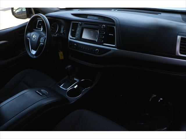 used 2017 Toyota Highlander car