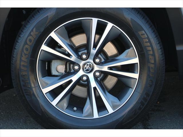 used 2017 Toyota Highlander car