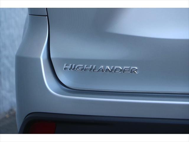 used 2017 Toyota Highlander car