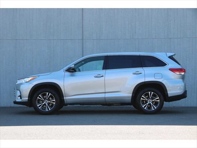 used 2017 Toyota Highlander car