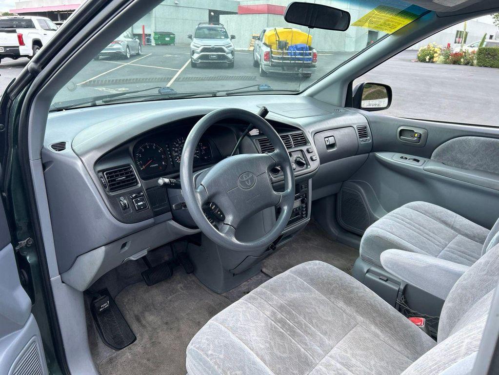 used 2000 Toyota Sienna car, priced at $9,990